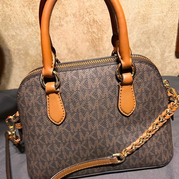 Hand bag/cross body bag - Picture 2 of 2